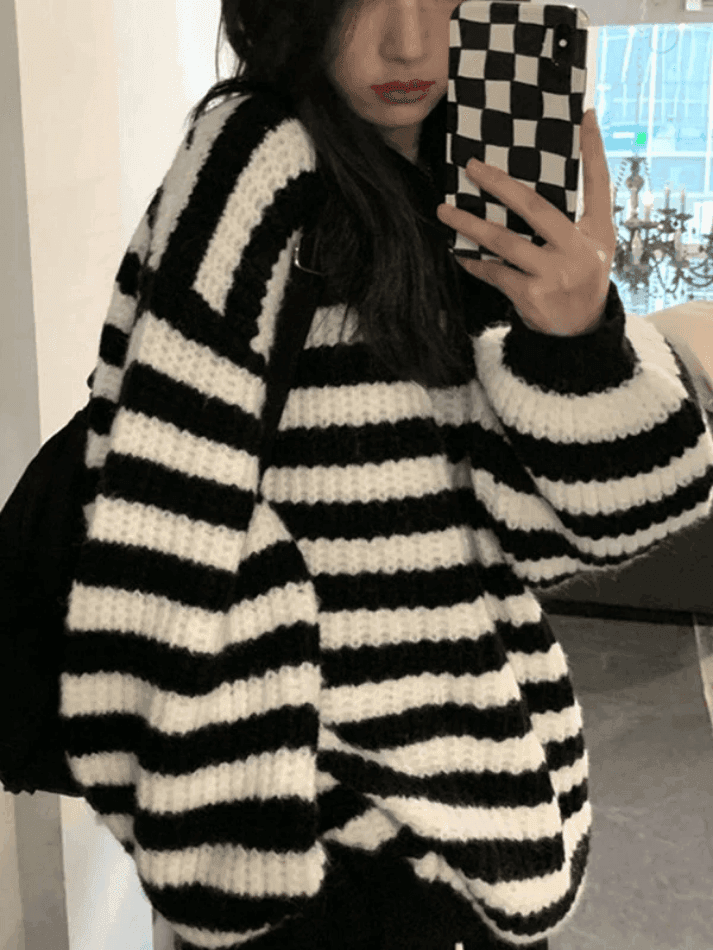 Cozytober Graphic Pullover