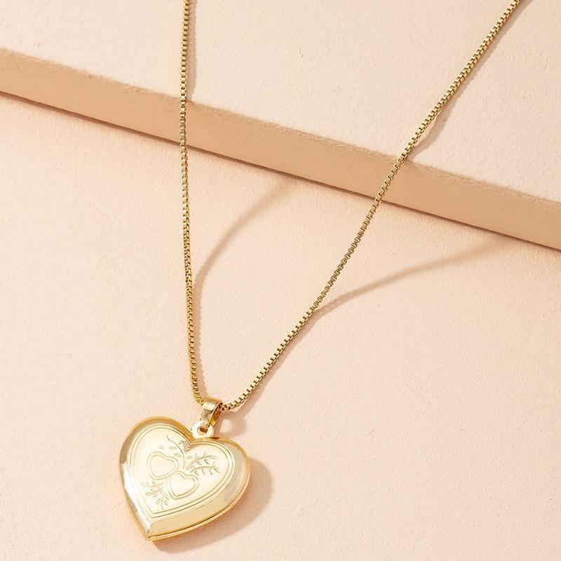 Heart-shaped Pendant Necklace - AnotherChill